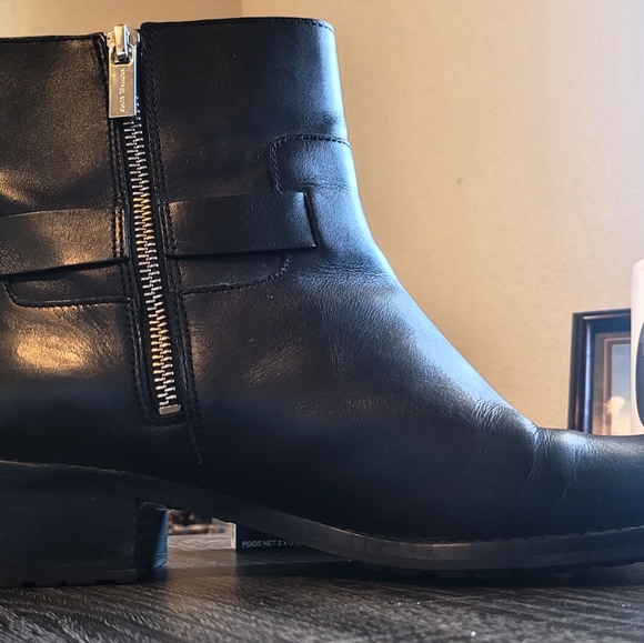 Michael Kors Ryan Leather Ankle Bootie sz. 10M - Picture 3 of 4